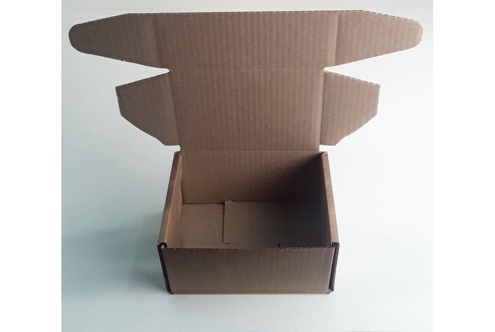 Самосборная коробка из гофрокартона бурого цвета марка Т21, формат 170мм*120мм*95мм (длина*ширина*глубина).
