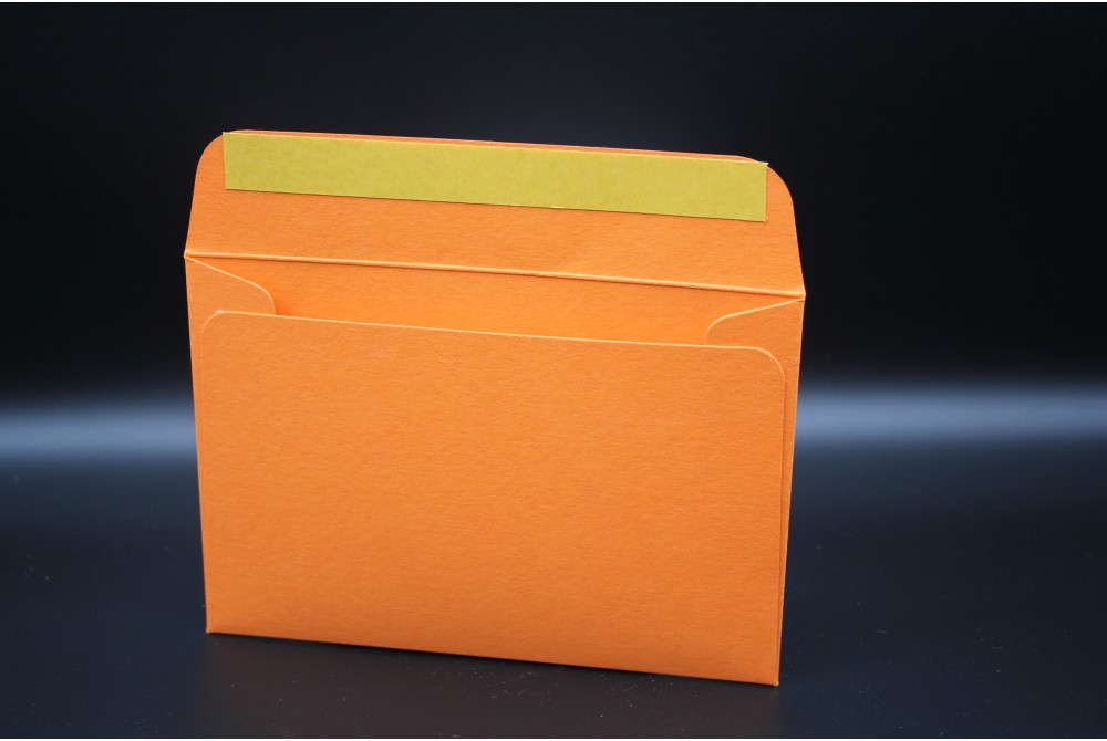 Конверт из дизайнерской бумаги  COLORPLAN мандарин (плотность 350 гр.) формат С6, 10 штук в упаковке.Цена за 1 упаковку.