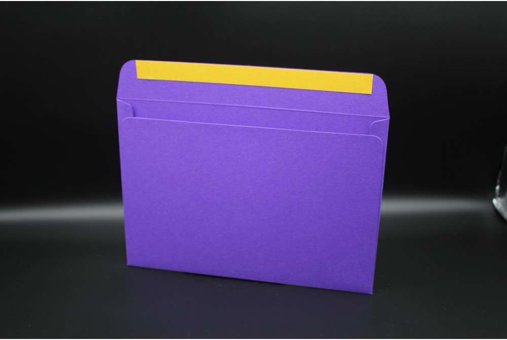 Конверт из дизайнерской бумаги  COLORPLAN фиолетовый (плотность 270 гр.) формат С5, 10 штук в упаковке.Цена за 1 упаковку.