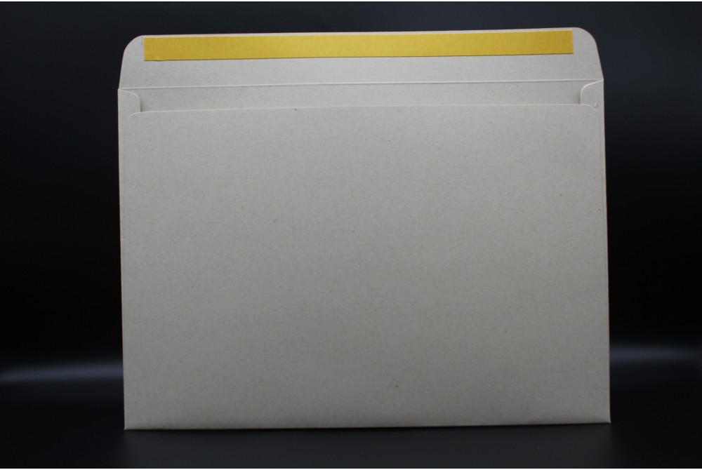 Конверт из дизайнерской бумаги  PLANET ЭКО крафт бежевый (плотность 216 гр.) формат С4, 10 штук в упаковке.Цена за 1 упаковку.