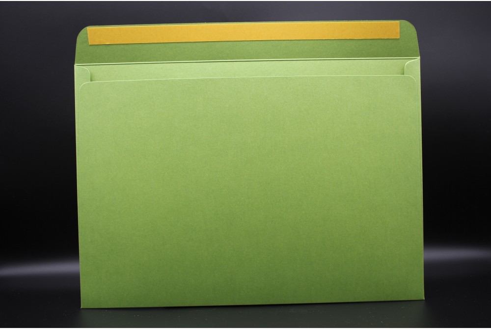 Конверт из дизайнерской бумаги  COCKTAIL мятный металлик (плотность 290 гр.) формат С4, 10 штук в упаковке.Цена за 1 упаковку.