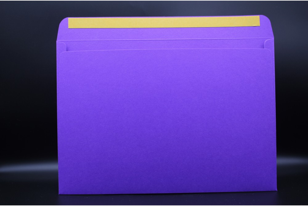 Конверт из дизайнерской бумаги  COLORPLAN фиолетовый (плотность 270 гр.) формат С4, 10 штук в упаковке.Цена за 1 упаковку.