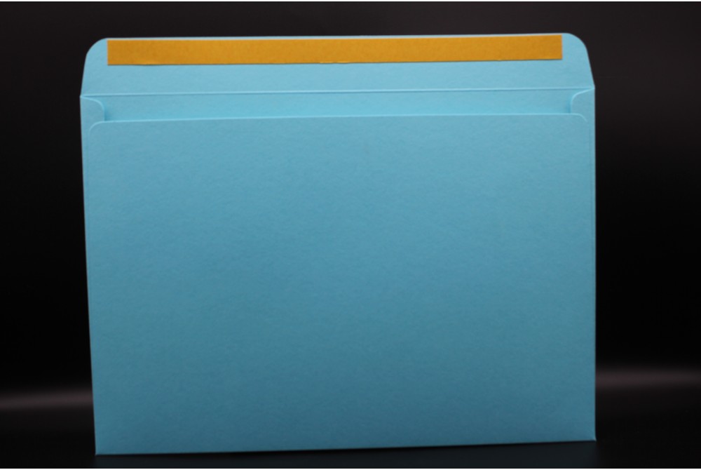 Конверт из дизайнерской бумаги  COLORPLAN светло-бирюзовый (плотность 270 гр.) формат С4, 10 штук в упаковке.Цена за 1 упаковку.